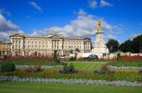 Image outside Buckingham Palace