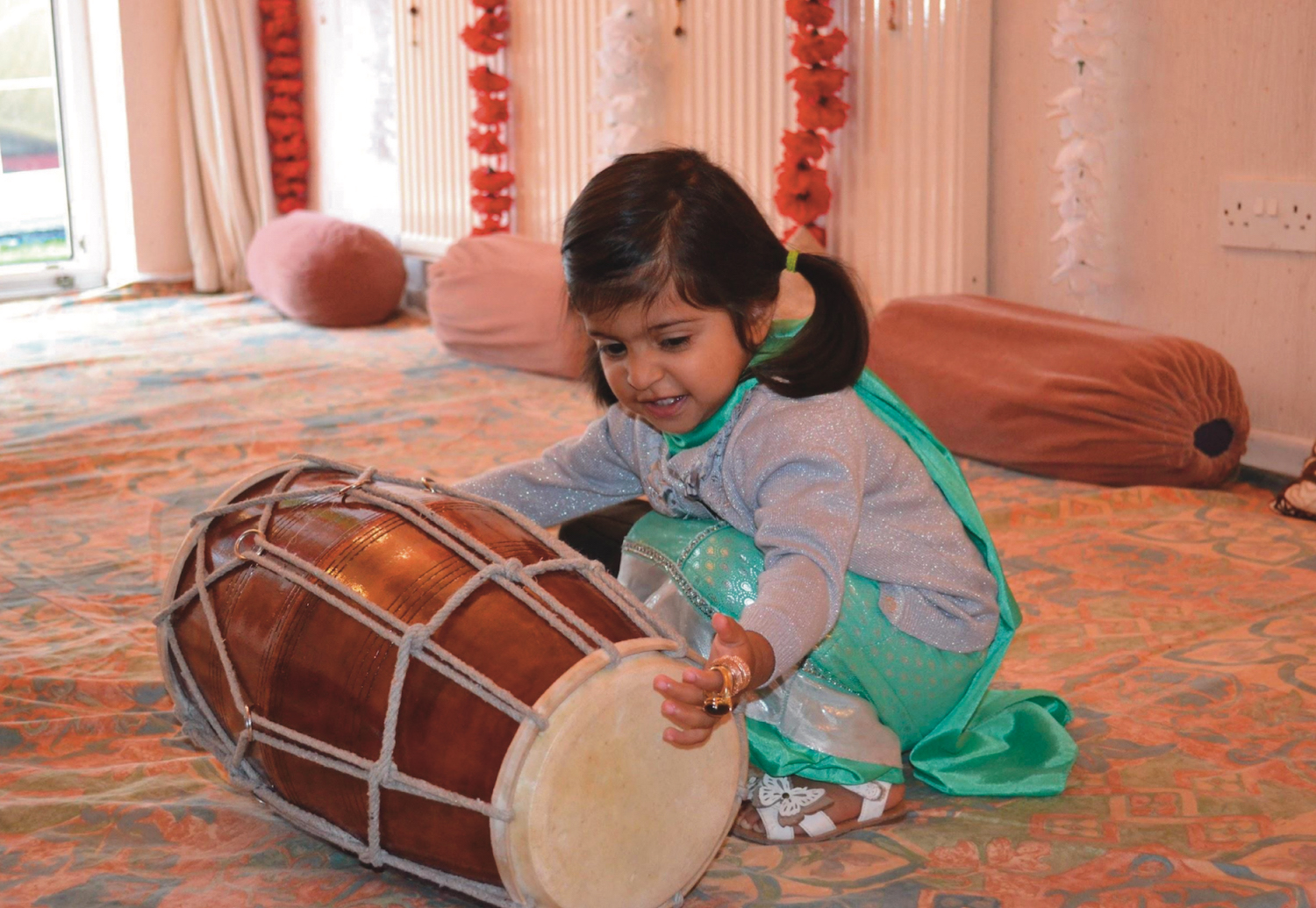 playing_with_drum_saliha_rubani