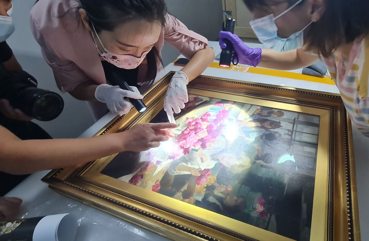 condition_checking_at_anhui_museum