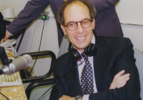 Loyd Grossman opens Pulse FM student radio station, 1999